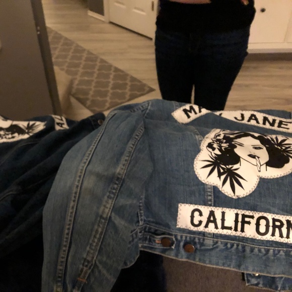 Vintage Redeux Mary Jane California Back Patch Embellished Jean Jacket Sz small - Picture 2 of 8